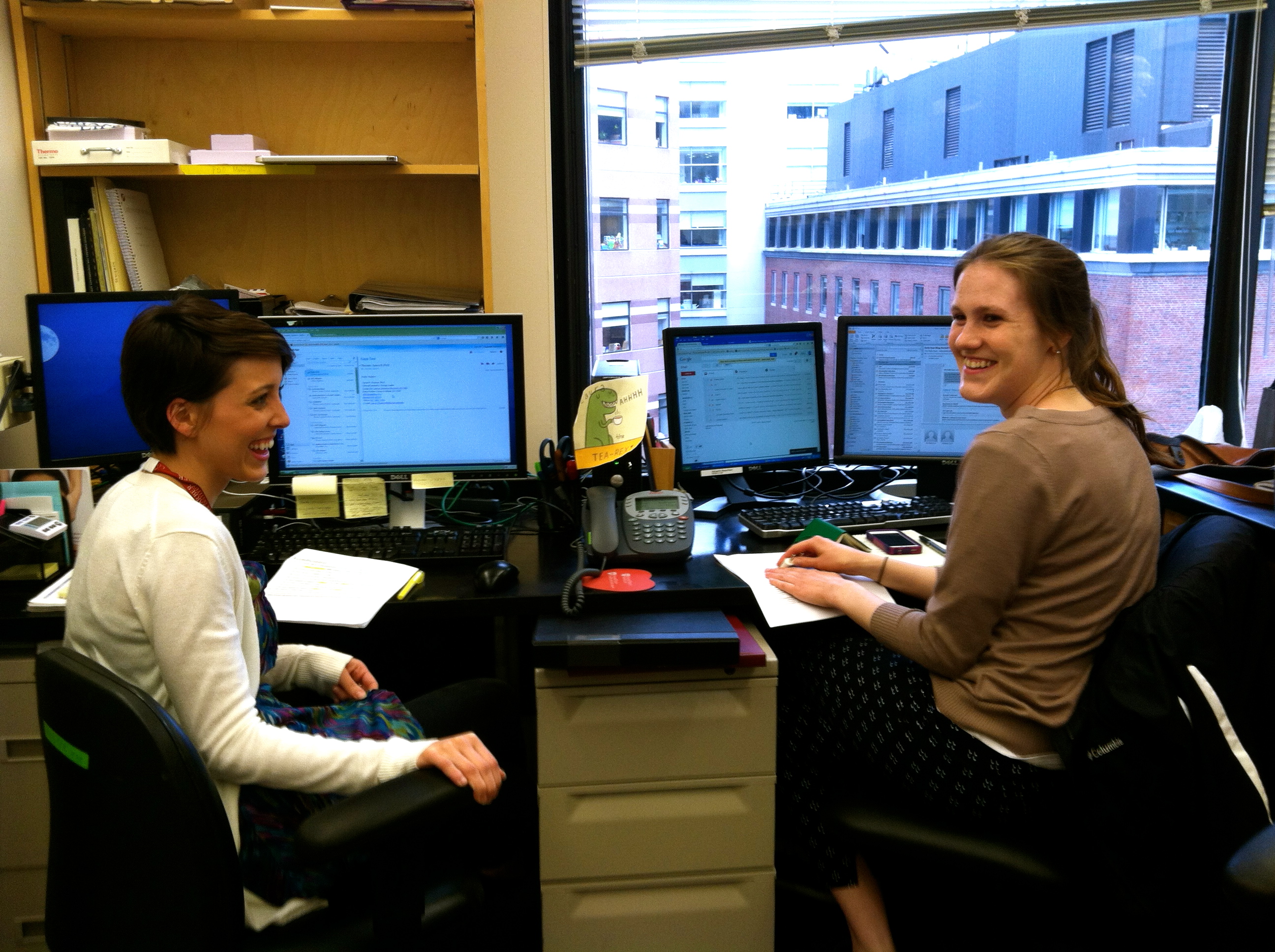 Rachel and Laura know that genomics is fun! 
